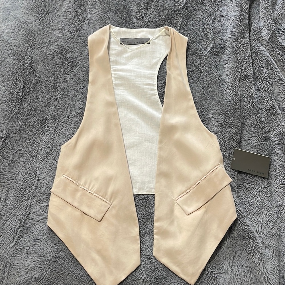 COPY - NWT Zara basic vest beige